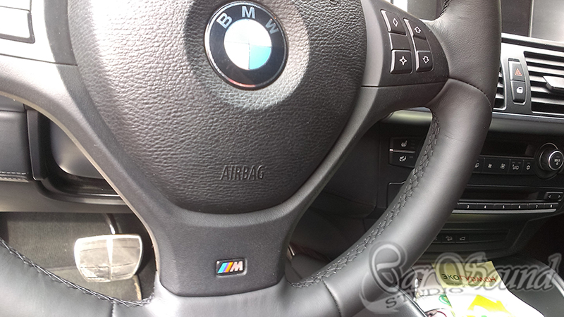 BMW X5M - Перетяжка руля кожей