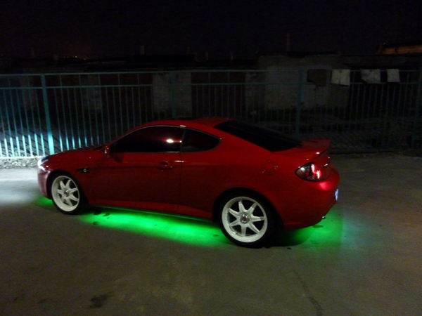 Установка неоновой подсветки авто зеленого цвета в Hyundai Coupe