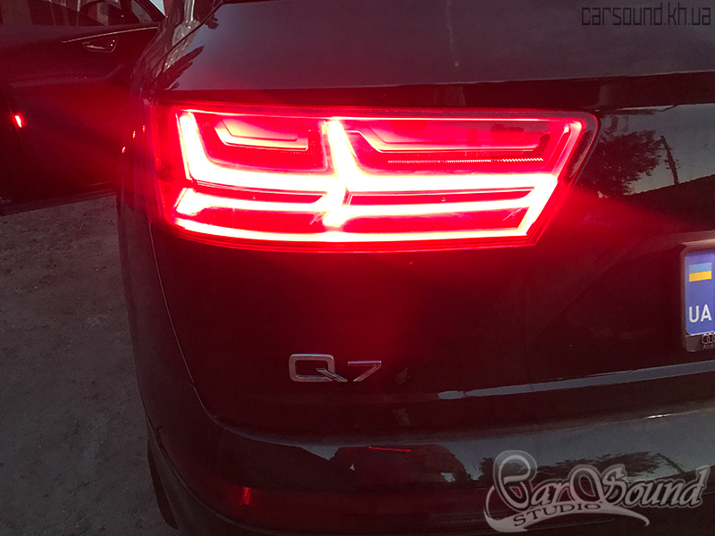 Audi Q7 установка ксенона в противотуманки